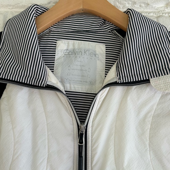 Calvin Klein Women's Black and White Ski Jacket - Picture 3 of 9